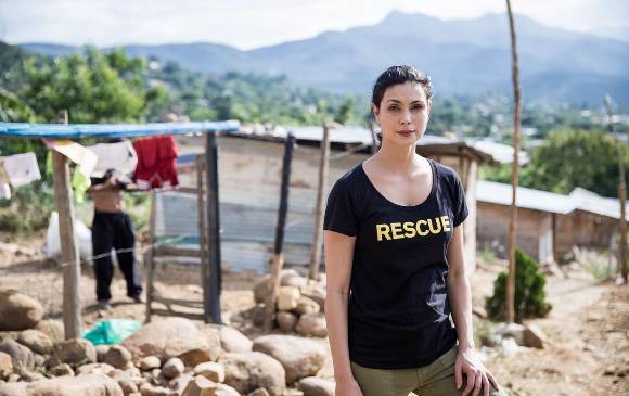 Morena Baccarin, protagonista de Deadpool, visitó la frontera entre Colombia y Venezuela, en Cúcuta