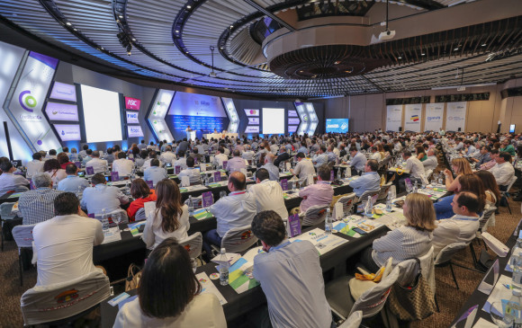 La banca colombiana reunida en su convención anual, en Cartagena, le pidió al gobierno del presidente Iván Duque impulsar la productividad, asegurar la sostenibilidad fiscal, así como atraer y estimular la inversión. FOTO Cortesía Asobancaria