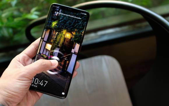 En 2018 algunos celulares chinos mostraron lo que será tendencia el próximo año, como las pantallas sin un solo borde negro. FOTO sstock