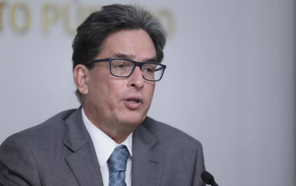 El ministro de Hacienda, Alberto Carrasquilla, dijo que con la Ley de Financiamiento crecerá la formalización de pequeñas empresas en el país. Foto Colprensa