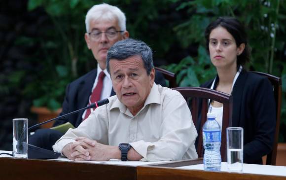 Alias Pablo Beltrán, jefe de la delegación del Eln en el proceso con el gobierno, durante diálogos en La Habana. FOTO reuters