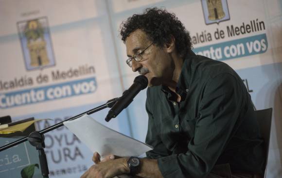 Lectura en voz alta de Fabio Morábito . Foto: Cortesía Fiesta del Libro.