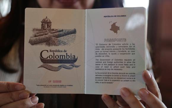 Nuevo pasaporte colombiano. Foto: Colprensa.