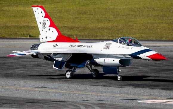 Los aviones Thunderbirds F-16 en la F-Air en Rionegro. FOTO Jaime PÃ©rez