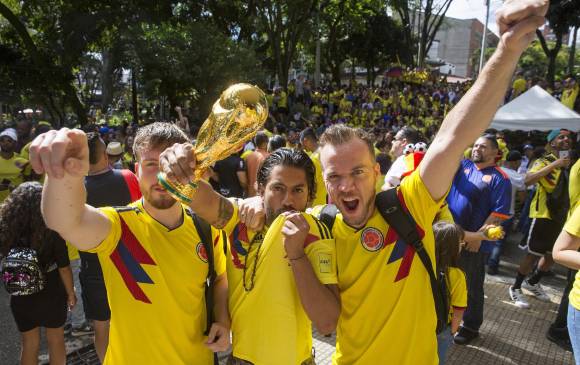 Aficionados a la selección se reunieron a celebrar la victoria. FOTO: Edwin Bustamante