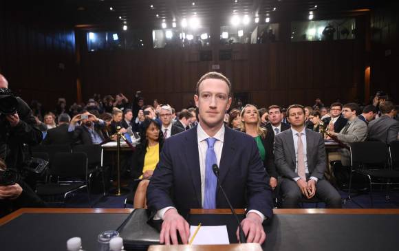 Zuckerberg este martes en el Congreso. FOTO AFP