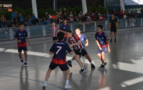 Balonmano se exhibe en casa. FOTO cortesía corazonista