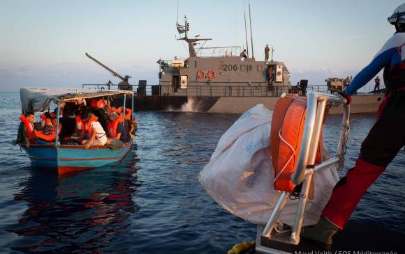 Durante 2018, según la Organización Internacional para las Migraciones, 22.000 personas han cruzado el Mediterráneo rumbo a Italia y Malta. 1.200 han muerto en el intento. FOTO AFP