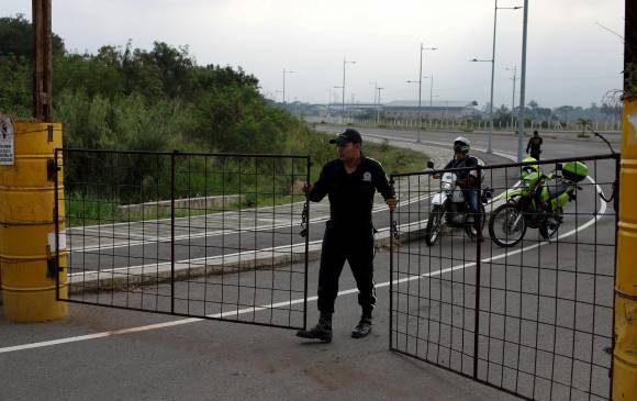 Puente internacional de Tienditas por donde se espera se movilice la ayuda humanitaria. FOTO: AFP