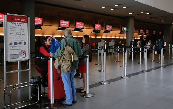 Si le cancelaron un vuelo, tiene hasta el 31 de agosto para reprogramarlo durante 30 días después. FOTO colprensa
