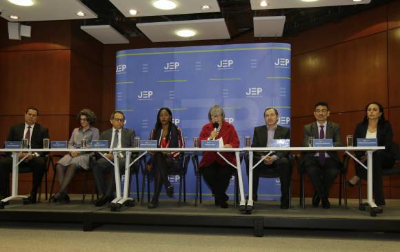 Liberales se le plantan a las objeciones