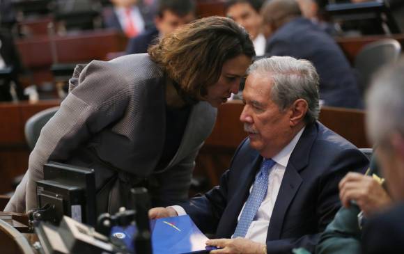 Nancy Patricia Gutiérrez, ministra del Interior, y Guillermo Botero, ministro de Defensa. FOTO COLPRENSA