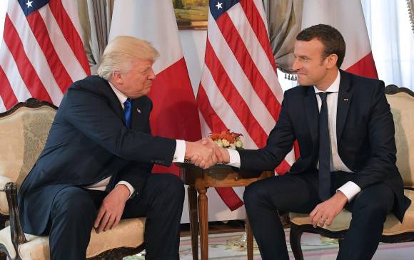 Aunque tienen profundas diferencias sobre las políticas contra el cambio climático, los presidentes Donald Trump y Emmanuel Macron se unieron para enfrentar la situación de Siria. FOTO: AFP.