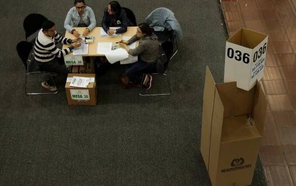 Pese a denuncias, CNE declaró válidos los resultados de la primera vuelta. FOTO COLPRENSA
