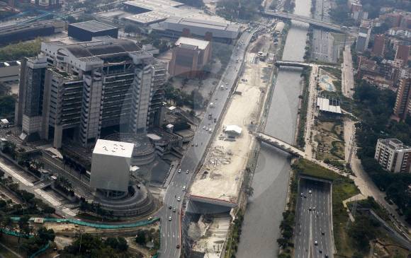 El paso por el nuevo soterrado de Parques del Río se habilitaría en marzo. FOTO: MANUEL SALDARRIAGA