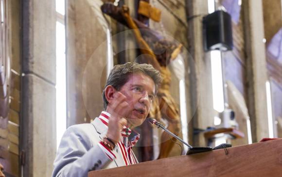 El gobernador Luis Pérez, durante su intervención este viernes en la Asamblea. FOTO: JAIME PÉREZ