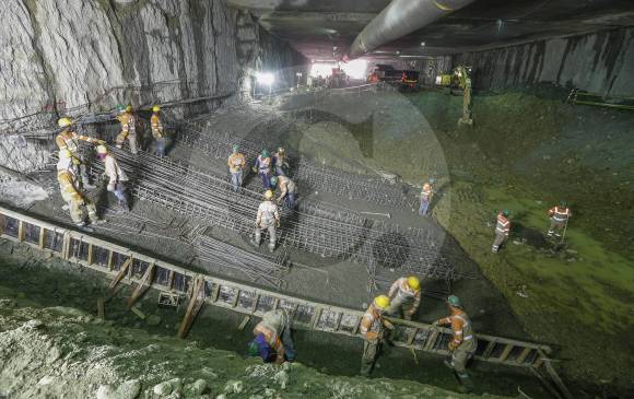 En la base del soterrado se implementa una losa de supresión.