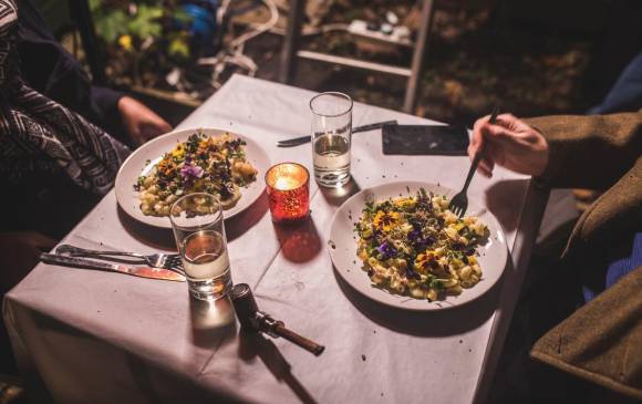 Imagen de la cena en el restaurante The Shed. FOTO twitter