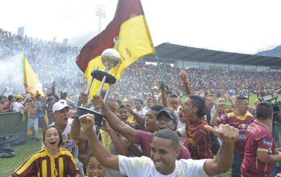 Un día especial se vivió este domingo en la capital Musical de Colombia, tras el arribo del campeón del fútbol colombiano. Fotos Colprensa