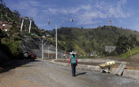 Faltan detalles en la vía antes de su apertura. Están terminados los puentes y trabajos en taludes. FOTO josé f. loaiza bran