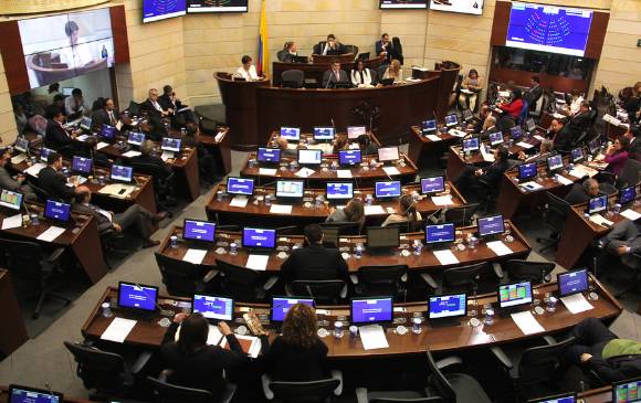 Según varios expertos, si bien la vía rápida continúa viva en el Congreso, ahora los trámites tardarán más de lo previsto. FOTO COLPRENSA