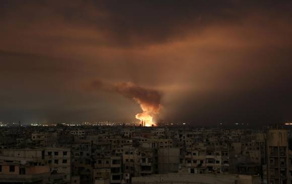 La escalada de violencia en Siria ha llevado a que unas 35.000 personas se protejan en refugios subterráneos. AFP