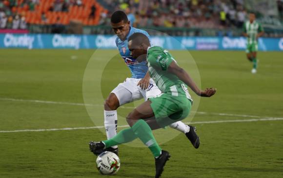 Yerson Candelo, ex-Cali viene teniendo minutos con Nacional y espera aparecer en la lista de viajeros a Cali. FOTO Jaime pérez