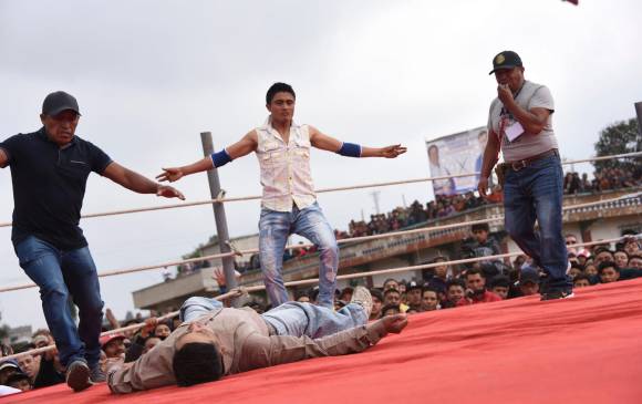 El pueblo que celebra la Semana Santa a punta de boxeo