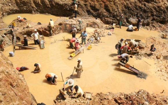 La minería informal afecta el medio ambiente y suele ser insegura. Los mismos mineros quieren formalizarse y piden apoyo del Gobierno. FOTOs donaldo zuluaga y manuel saldarriaga