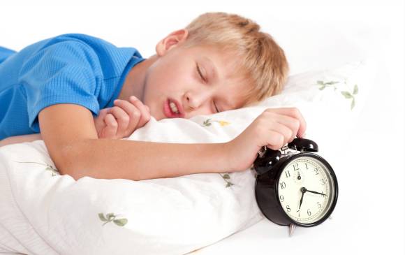 17 tips para despertar a sus hijos antes de ir al colegio
