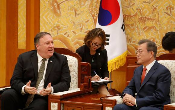 El secretario de Estado de EEUU, Mike Pompeo en su visita a Seúl. Foto: AFP