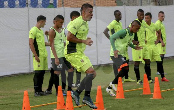 Andrés Orozco aún le pone entereza a cada práctica con Envigado. Es un ejemplo a sus 37 años. FOTO juan antonio sánchez
