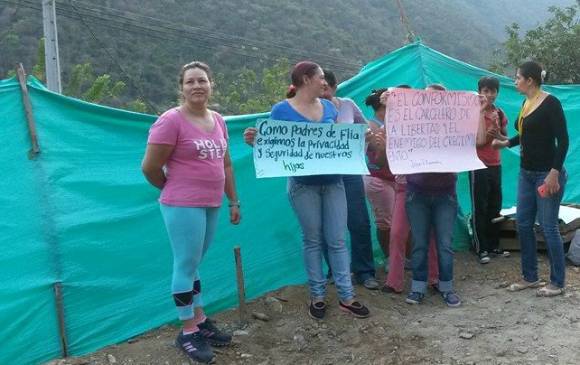 Habitantes inconformes de El Valle pararon la obra de manera pacífica.