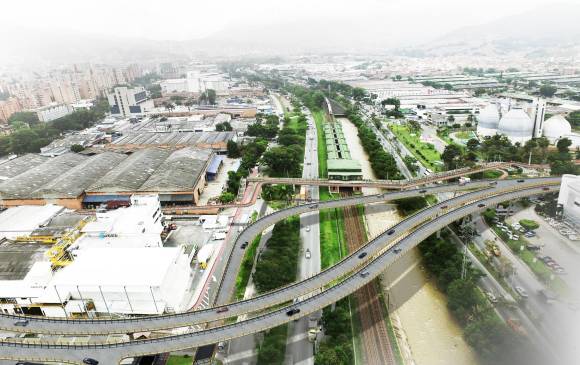 La obra también concibe integrar las rutas de transporte público, buscando que La Ayurá sea el corredor de movilidad transversal en esta zona del Valle de Aburrá. ILUSTRACIÃN ÃREA METROPOLITANA