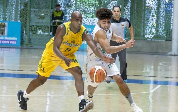 En un inusual horario, 9:00 a.m. de ayer, se disputó el duelo Academia 93-Cimarrones 82. FOTO JUAN ANTONIO SÁNCHEZ