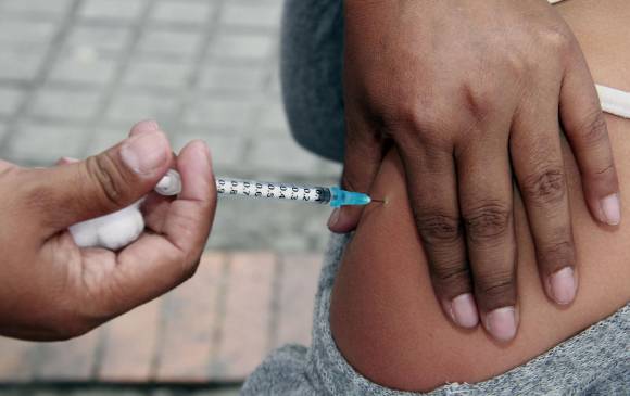 La revisión de estudios ha comprobado la efectividad de la vacunación contra este virus. FOTO: Colprensa