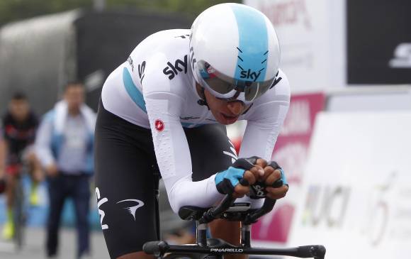 Egan Bernal también es el mejor joven, y el líder de la regularidad y la montaña. Hoy se probará en la contrarreloj. FOTO ARCHIVO JAIME PÉREZ