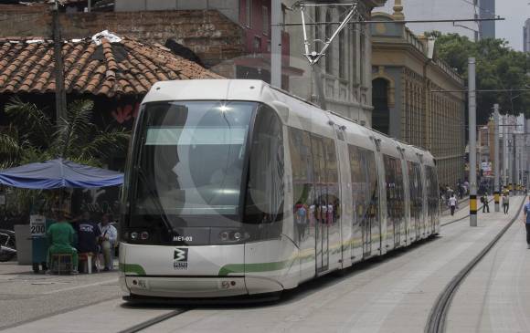 Tranv a o metro ligero de la 80 en manos del Presidente 