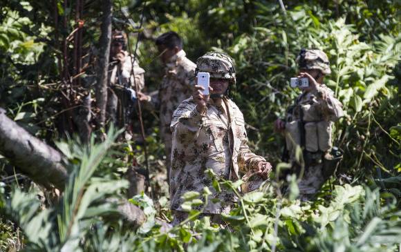 Soldados permanecen en la zona, donde se han registrado combates durante el fin de semana. FOTO JULIO CÉSAR HERRERA