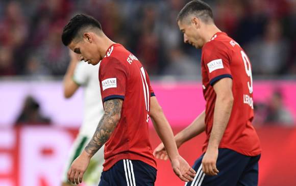 James Rodríguez y Robert Lewandowski, jugadores del Bayern de Múnich que reciben críticas por su bajo nivel. FOTO REUTERS