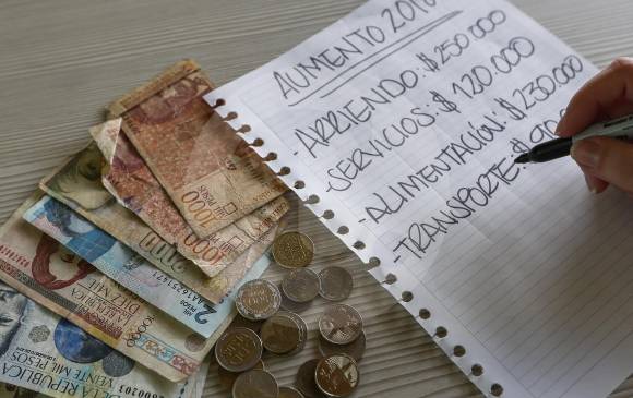La Anif y el Banco de la República dicen que podrÃa reducir el desempleo estructural. La tasa actual es de 10,8 %. Foto: Robinson Sáenz