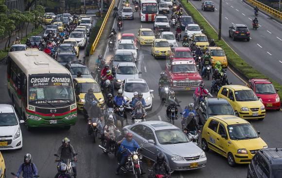 Aunque se temía gran congestión en la mañana, en realidad el tráfico fluyó sin problema. FOTOS Julio César Herrera y Róbinson Sáenz