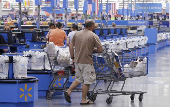 El total de tiendas que Walmart cerrará representan solo una pequeña fracción de los 11.000 locales de que dispone en todo el mundo. FOTO AP
