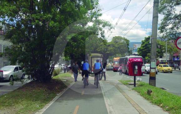 El propósito de los agentes de tránsito en bicicleta es fomentar el uso responsable de este medio de transporte en Medellín. Buscan educar ciclistas, peatones y conductores. FOTOS Miguel Ángel López