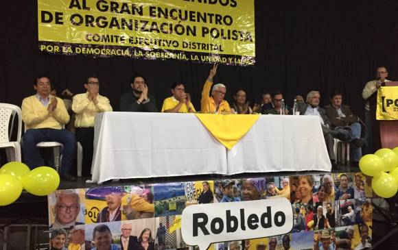 Uno de los líderes del Polo Democrático, Jorge Robledo, se adhirió a la candidatura de Fajardo, pero su bancada tiene otra opinión. FOTO COLPRENSA