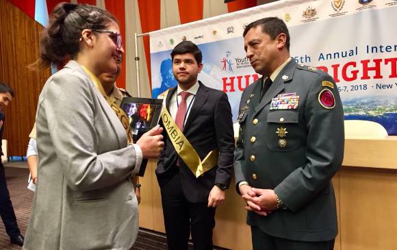 El brigadier general Alberto Sepúlveda Riaño recibió la distinción. FOTO CORTESÍA EJÉRCITO