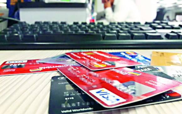La compañía de financiamiento espera emitir 50 mil tarjetas de crédito con este sistema de pago a cierre de 2018. FOTO: Colprensa
