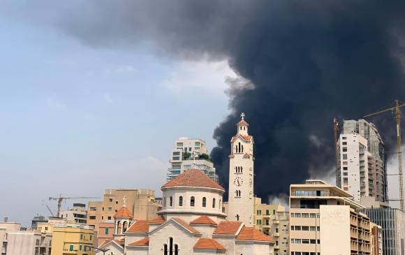 Nuevo incendio en el puerto de Beirut. FOTO AFP