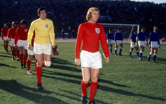 Banks (uniforme amarillo) fue protagonista de una de las atajadas más espectaculares de la historia de los mundiales. FOTOS REUTERS