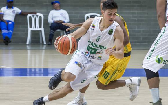 Simón Granados, jugador de Academia de la Montaña durante el doble juego ante Cimarrones. FOTO juan antonio sánchez